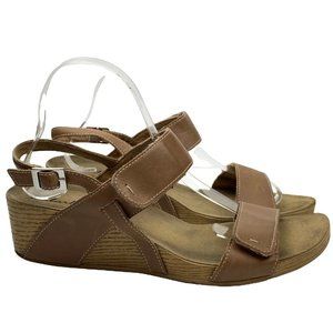 Clarks Womens sandals size 10 brown leather wedges